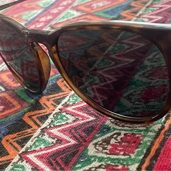 Ray-Ban Erika Sunglasses- Brand New With Case - Turtle Frames - Picture 3 of 10